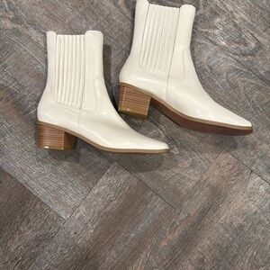 Lulu's Cream Ankle Booties